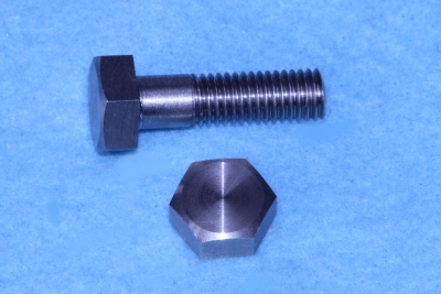 04) 1/4 BSF x 7/8'' Stainless Steel Bolt HB14078