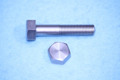 07) 5/16'' Cycle  Stainless Bolt X 1-1/2''  HC516112