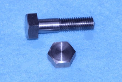 05) 1/4 Cycle x 1 inch Stainless  Steel Bolt HC14100