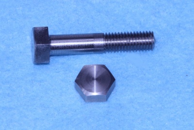 06) 1/4'' Cycle Bolt x 1-1/4'' Stainless Steel HC14114