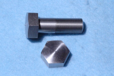 03) 1/2 Cycle (CEI) Bolt X 1-1/2''  Stainless Steel Domed 26 tpi - HC12112D