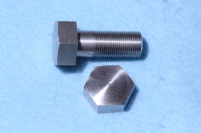 02) 1/2 Cycle Stainless Steel Bolt X 1-1/4'' Domed 26 tpi HC12114D