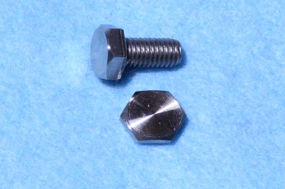 01) 1/4 UNF Bolt x 1/2'' Stainless Steel Hex HUF14012