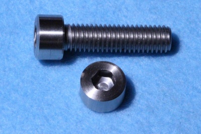 04) M8 30mm Stainless Cap Screw SM0830 - M28