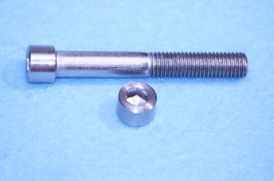 06) 1/4'' Unf X 1-3/4'' Stainless Socket Cap Screw SUF14134