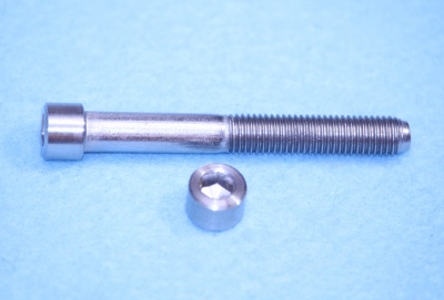 07) 1/4'' Unf X 2'' Stainless Socket Cap Screw SUF14200