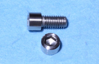 01) 3/8'' Whiworth X 3/4'' Stainless Socket Cap Screw SW38034