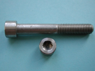 07) 3/8'' Unc X 2-1/4'' Stainless Socket Cap Screw SUC38214