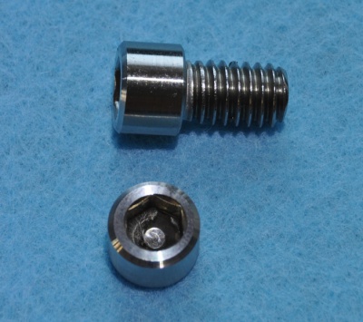 01) 5/16'' Whiworth X 1/2'' Stainless Socket Cap Screw SW516012