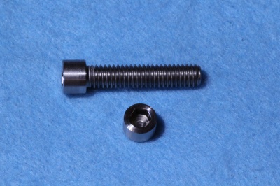 05) 5/16'' Whiworth X 1-1/2'' Stainless Socket Cap Screw SW516112