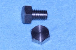 01) 5/16 UNC Bolt x 1/2'' Stainless HUC516012