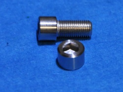 01) 3/8'' x 3/4'' UNF Socket Cap Stainless Screw SUF38034- W3-03