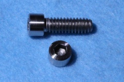 E1647  70-1647 Triumph Whitworth Stainless Screw SW14034  W2-17