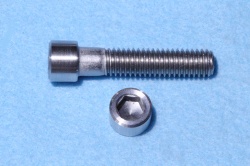 05) 3/8'' Unc X 1-3/4'' Stainless Socket Cap Screw SUC38134