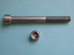 06) 3/8'' Whiworth X 2'' Stainless Socket Cap Screw SW38200